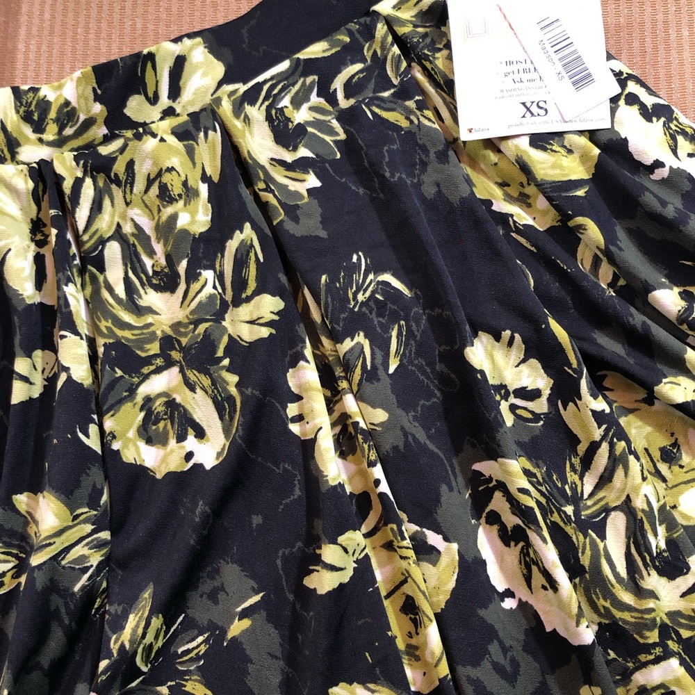 Lularoe Madison skirt with pockets